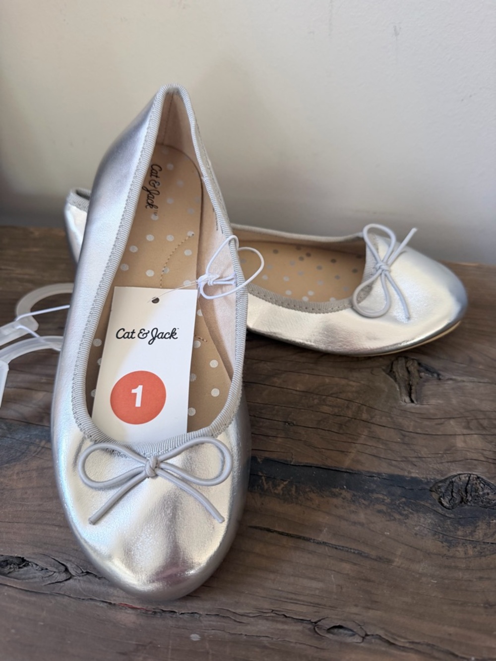 NWT Kids Cat & Jack Silver Metallic Girls' Ballet Flats with Bow Size 1